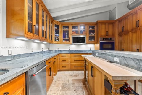 Снять в аренду виллу или дом в Форт-Лодердейл, Флорида 3 спальни, 214.23м2, № 2050062 - фото 15