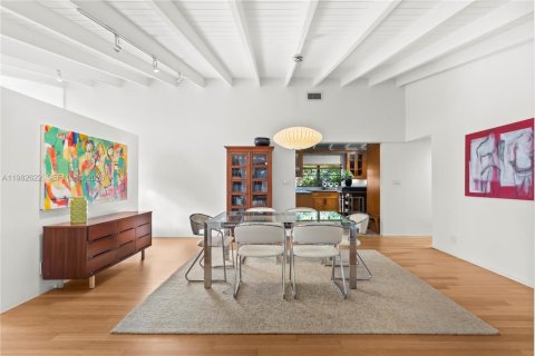 Снять в аренду виллу или дом в Форт-Лодердейл, Флорида 3 спальни, 214.23м2, № 2050062 - фото 10