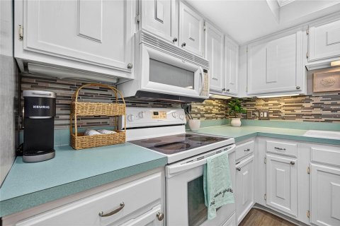 Купить кондоминиум в Венеция, Флорида 8 комнат, 84.73м2, № 2395533 - фото 10