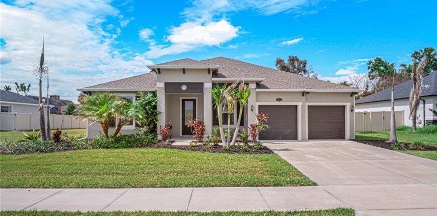 Villa ou maison à Palm Bay, Floride 4 chambres, 236.34 m2 № 2197141