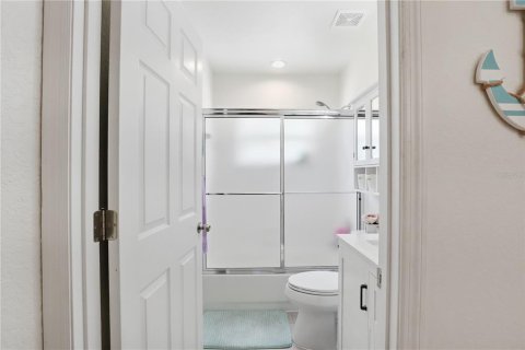 Condominio en venta en Bradenton, Florida, 2 dormitorios, 125.05 m2 № 2093307 - foto 17