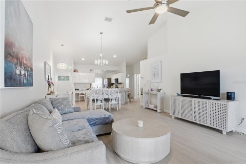 Condominio en venta en Bradenton, Florida, 2 dormitorios, 125.05 m2 № 2093307 - foto 13