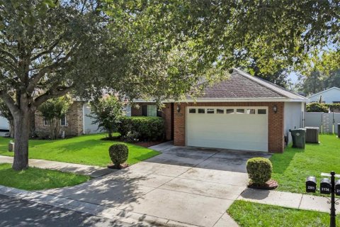 House in Ocala, Florida 3 bedrooms, 146.97 sq.m. № 1849507 - photo 1