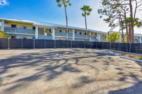 Condo in Englewood, Florida, 2 bedrooms  № 1615040 - photo 25