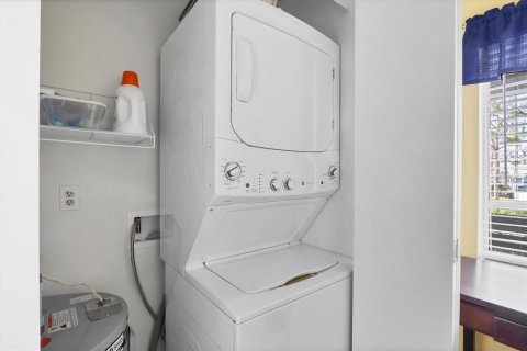 Condo in Englewood, Florida, 2 bedrooms  № 1615040 - photo 22