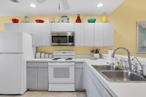 Condo in Englewood, Florida, 2 bedrooms  № 1615040 - photo 10