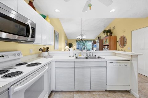 Condo in Englewood, Florida, 2 bedrooms  № 1615040 - photo 11