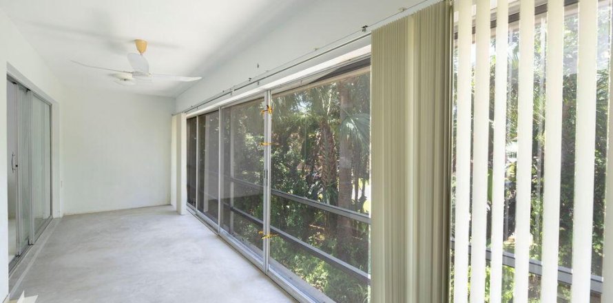 Condo in Stuart, Florida, 2 bedrooms № 1216021