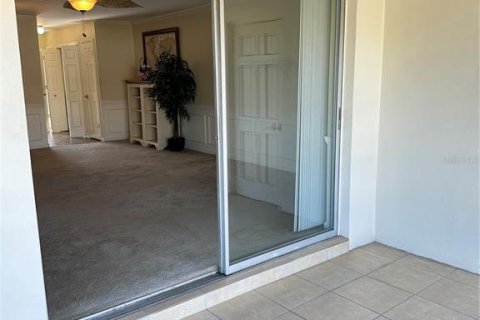 Condo in Tampa, Florida, 2 bedrooms  № 1632513 - photo 13
