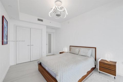 Condo in Fort Lauderdale, Florida, 2 bedrooms  № 2012626 - photo 17