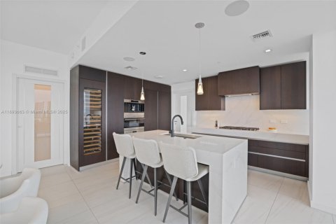 Condo in Fort Lauderdale, Florida, 2 bedrooms  № 2012626 - photo 10