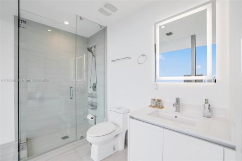 Condo in Fort Lauderdale, Florida, 2 bedrooms  № 2012626 - photo 20