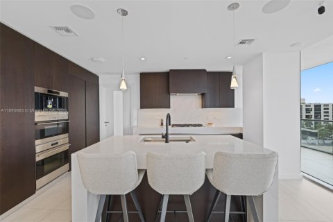 Condo in Fort Lauderdale, Florida, 2 bedrooms  № 2012626 - photo 7