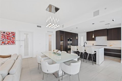 Condo in Fort Lauderdale, Florida, 2 bedrooms  № 2012626 - photo 11