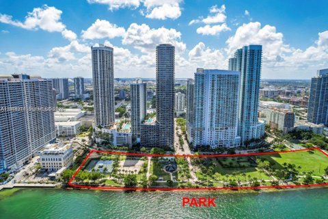 Copropriété à louer à Miami, Floride: 1 chambre, 90.95 m2 № 2076201 - photo 15