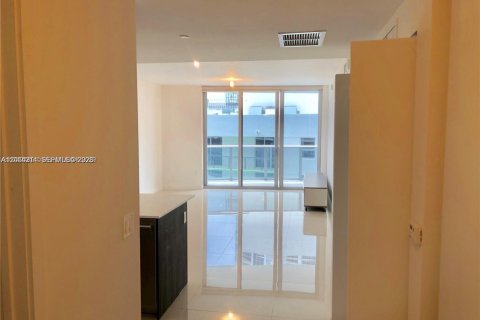 Copropriété à louer à Miami, Floride: 1 chambre, 90.95 m2 № 2076201 - photo 2