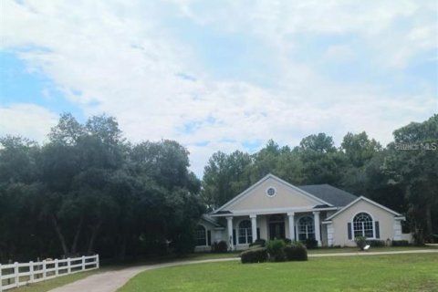 House in Eustis, Florida 3 bedrooms, 246.19 sq.m. № 1866063 - photo 2