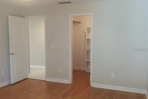 House in Eustis, Florida 3 bedrooms, 246.19 sq.m. № 1866063 - photo 18