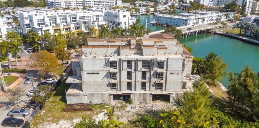 Земельный участок в Майами-Бич, Флорида № 2058243