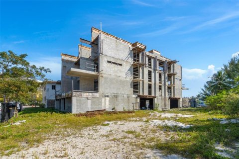 Купить земельный участок в Майами-Бич, Флорида № 2058243 - фото 3