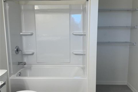 Снять в аренду виллу или дом в Лейкленд, Флорида 7 комнат, 195.75м2, № 2107362 - фото 20