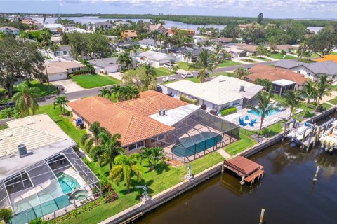 Villa ou maison à vendre à Saint Petersburg, Floride: 4 chambres, 201.97 m2 № 1337275 - photo 22