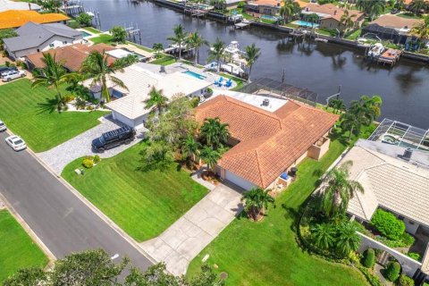Villa ou maison à vendre à Saint Petersburg, Floride: 4 chambres, 201.97 m2 № 1337275 - photo 21