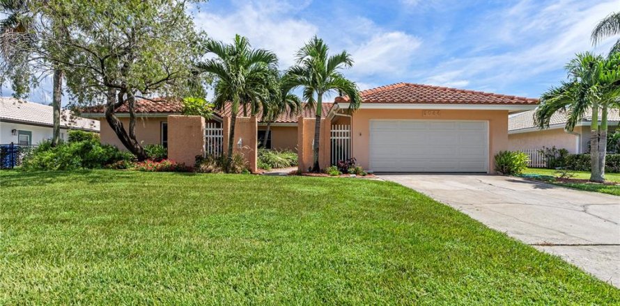 Casa en Saint Petersburg, Florida 4 dormitorios, 201.97 m2 № 1337275