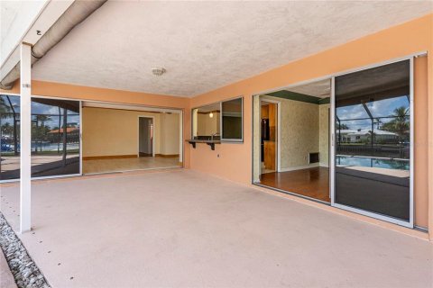 Villa ou maison à vendre à Saint Petersburg, Floride: 4 chambres, 201.97 m2 № 1337275 - photo 13