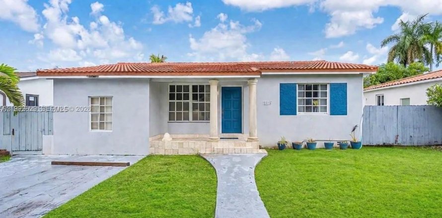 Дом в Майами, Флорида 4 спальни, 153.1м2 № 2056107