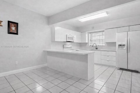 Купить виллу или дом в Майами, Флорида 4 спальни, 153.1м2, № 2056107 - фото 6