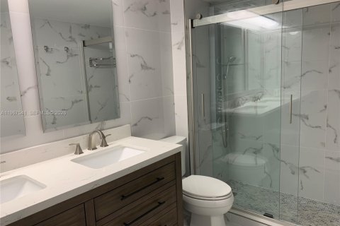 Condominio en venta en Miami, Florida, 2 dormitorios, 113.81 m2 № 2029845 - foto 11