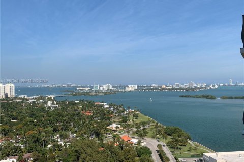 Condominio en Miami, Florida, 2 dormitorios  № 2029845