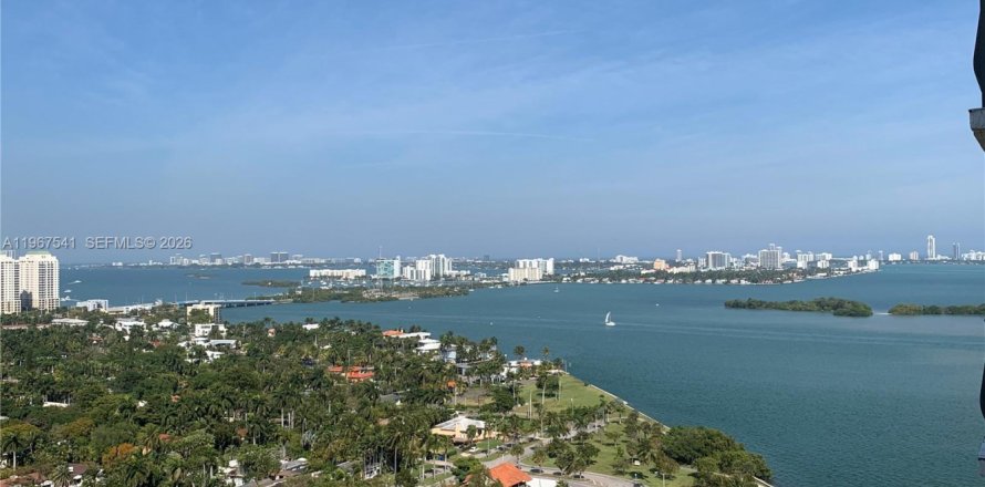 Condominio en Miami, Florida, 2 dormitorios № 2029845