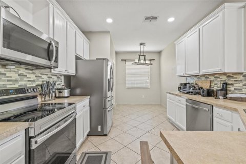 House in Brooksville, Florida 4 bedrooms, 162.95 sq.m. № 1840441 - photo 8