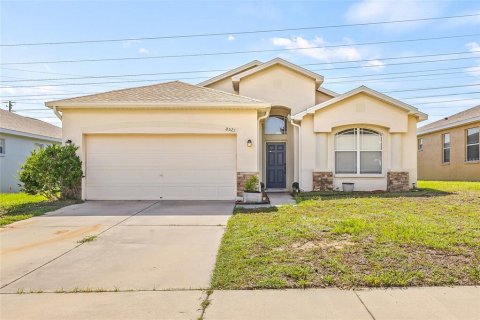 House in Brooksville, Florida 4 bedrooms, 162.95 sq.m. № 1840441 - photo 1
