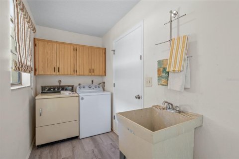 Купить виллу или дом в Венеция, Флорида 8 комнат, 164.25м2, № 1840074 - фото 23