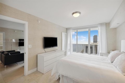 Condo in Hallandale Beach, Florida, 2 bedrooms  № 2052942 - photo 15