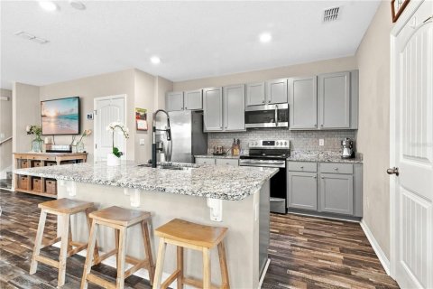 Townhouse in Winter Garden, Florida 3 bedrooms, 168.52 sq.m. № 2347464 - photo 4