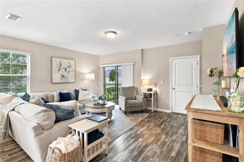 Townhouse in Winter Garden, Florida 3 bedrooms, 168.52 sq.m. № 2347464 - photo 11