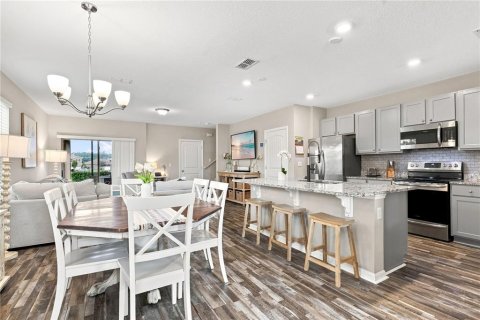 Townhouse in Winter Garden, Florida 3 bedrooms, 168.52 sq.m. № 2347464 - photo 5