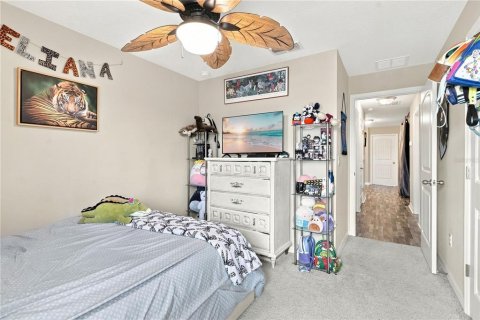 Townhouse in Winter Garden, Florida 3 bedrooms, 168.52 sq.m. № 2347464 - photo 18