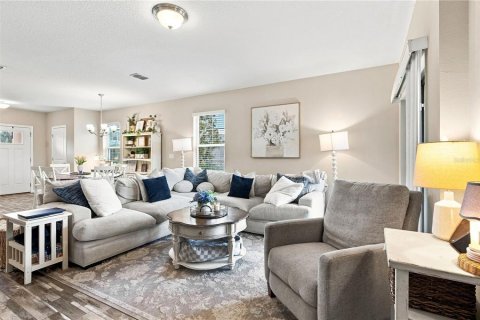 Townhouse in Winter Garden, Florida 3 bedrooms, 168.52 sq.m. № 2347464 - photo 10