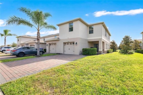 Townhouse in Winter Garden, Florida 3 bedrooms, 168.52 sq.m. № 2347464 - photo 25