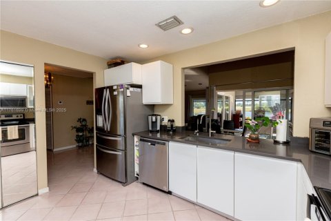 House in Boynton Beach, Florida 2 bedrooms, 117.24 sq.m. № 1702226 - photo 10