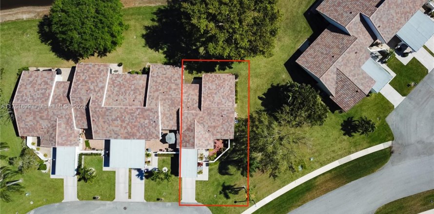 House in Boynton Beach, Florida 2 bedrooms, 117.24 sq.m. № 1702226