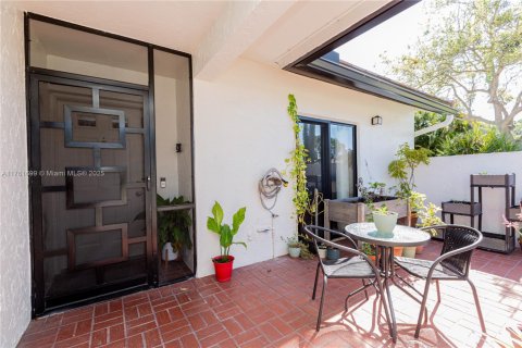 House in Boynton Beach, Florida 2 bedrooms, 117.24 sq.m. № 1702226 - photo 7