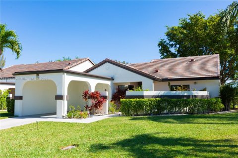 House in Boynton Beach, Florida 2 bedrooms, 117.24 sq.m. № 1702226 - photo 4