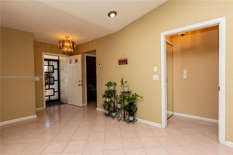 House in Boynton Beach, Florida 2 bedrooms, 117.24 sq.m. № 1702226 - photo 9