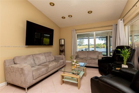 House in Boynton Beach, Florida 2 bedrooms, 117.24 sq.m. № 1702226 - photo 17